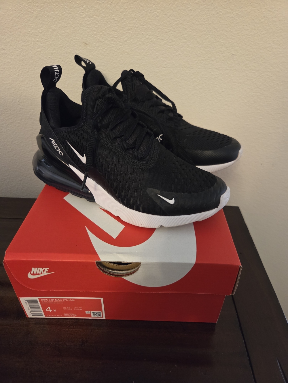 Nike Black and White Air Max 270 Youth Sneakers, Size 4